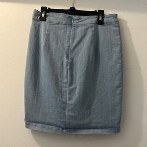 IRIS brand all blue Jean pencil skirt. No holes or tears! Size Small in women